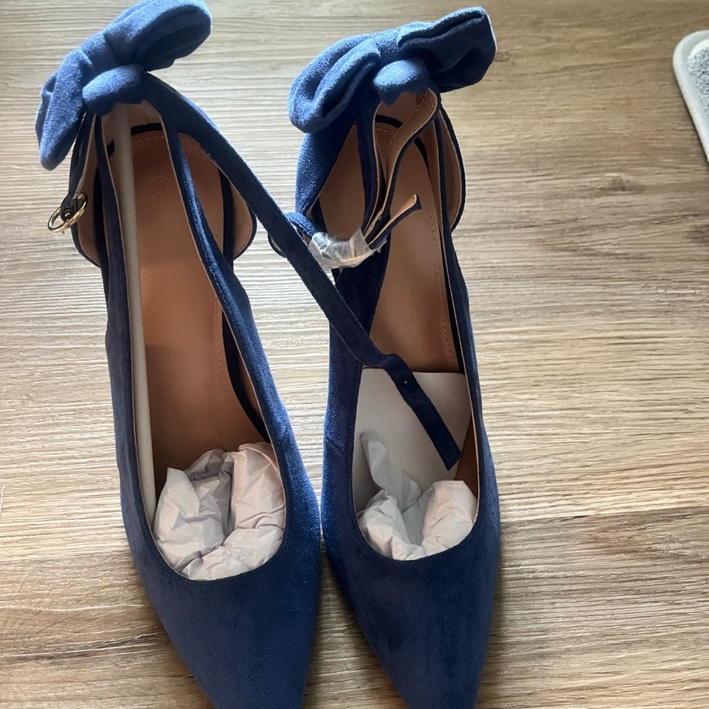 Elegant Blue Women's Shoes with Bow Detail